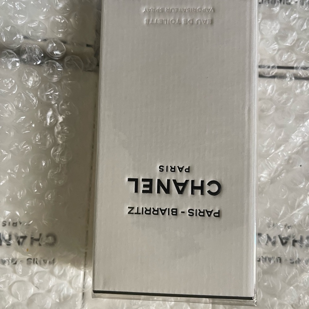 Perfumes - Picture 5 of 11